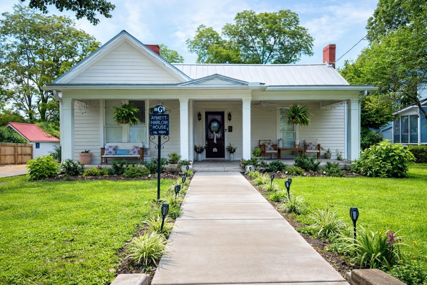 226-S-Sam-Davis-Ave For Sale