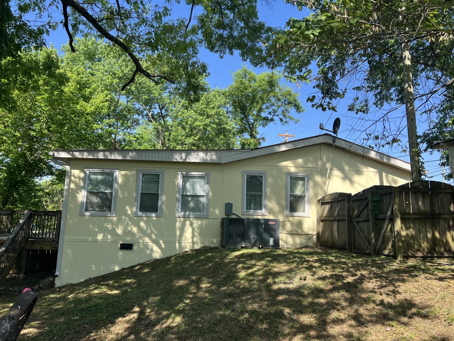 744 W Main St TN 37184 For Sale - 