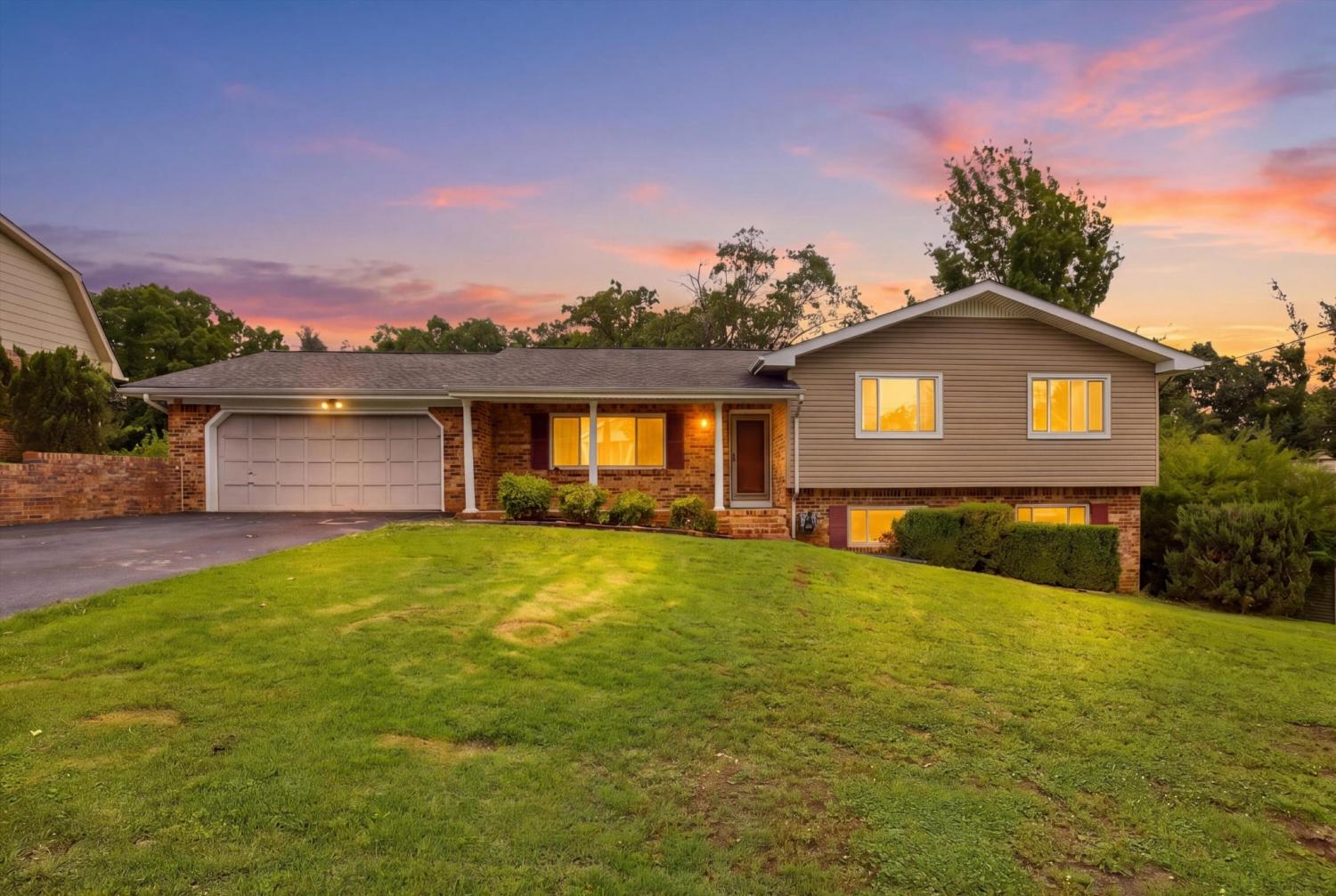 4524-Sherry-Lane For Sale
