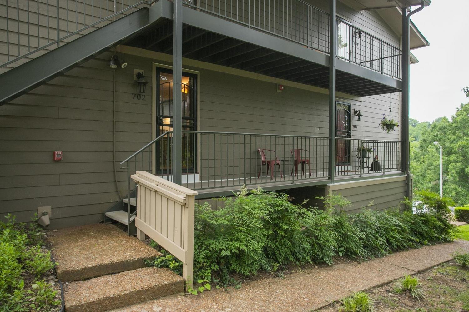 702-Ashlawn-Pl For Sale