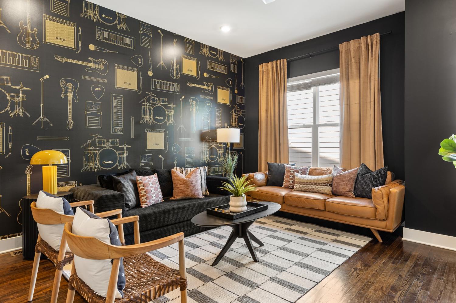 2001-Convent-Pl For Sale