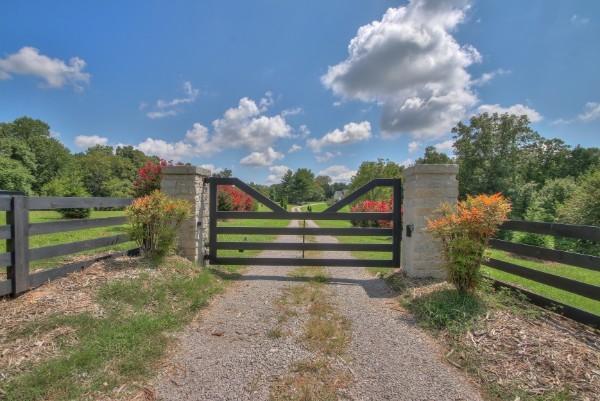 1901 Sugar Ridge Rd TN 37174 For Sale - 