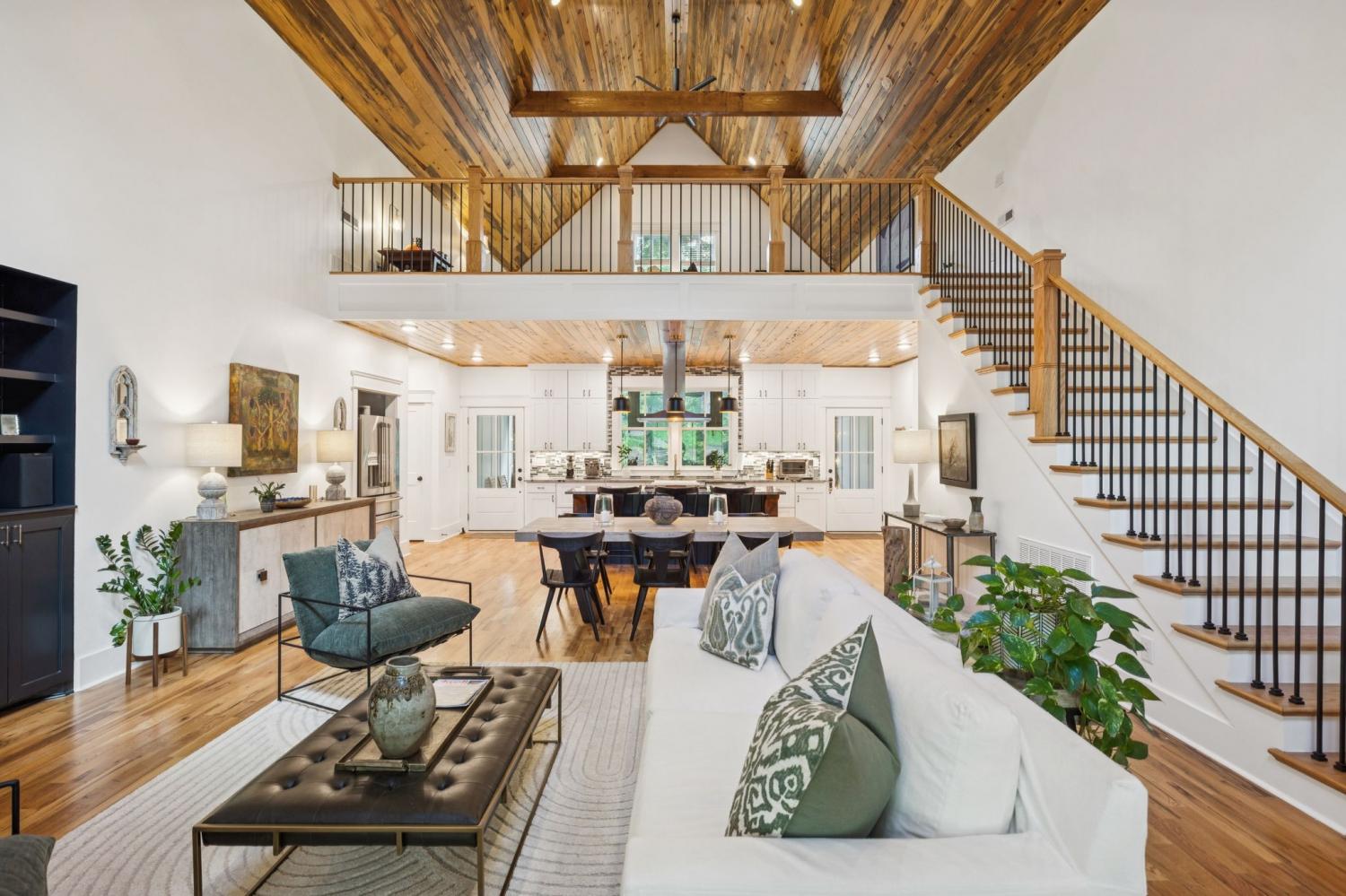 7469-Sleepy-Hollow-Rd For Sale