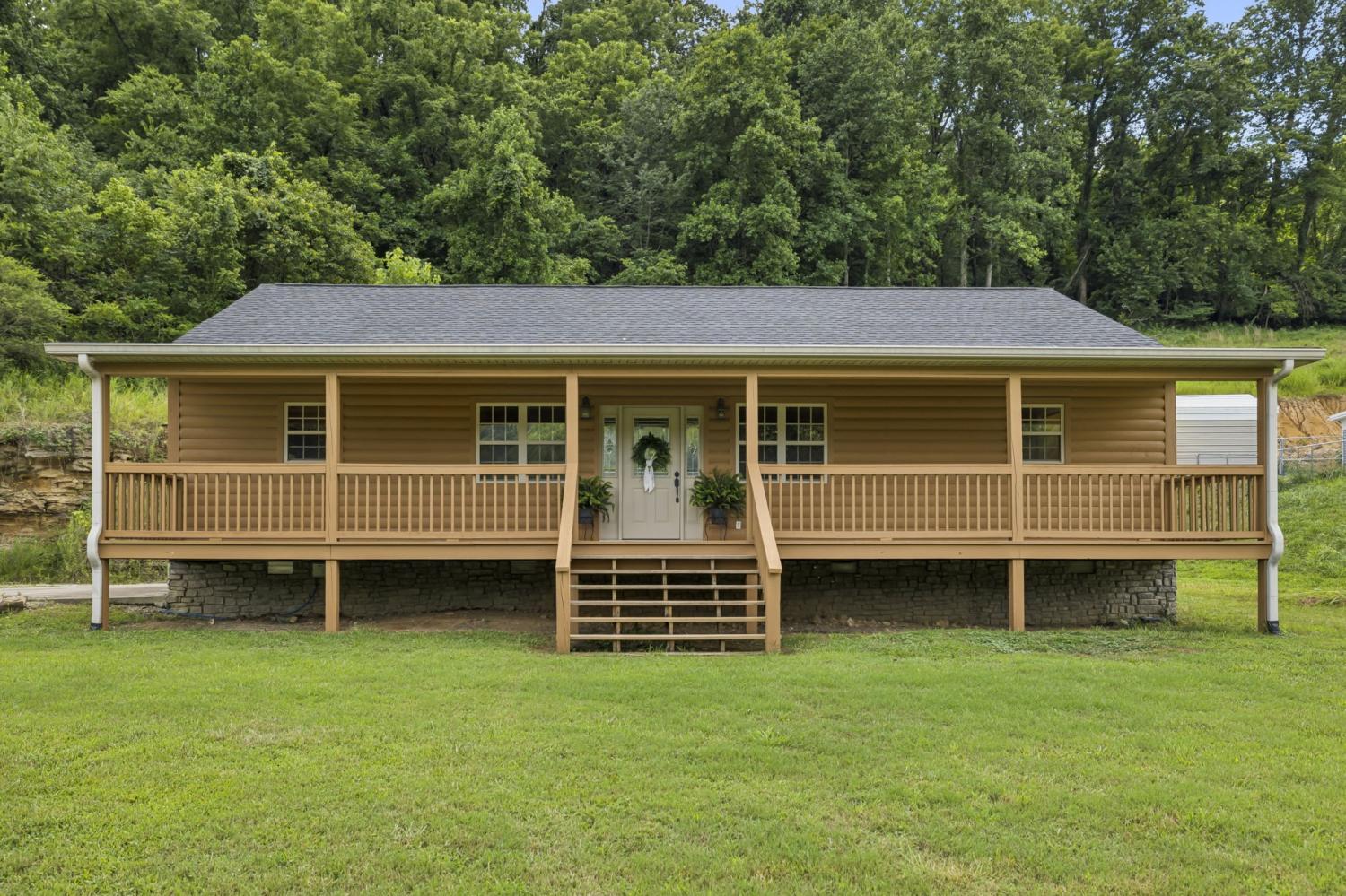92-Defeated-Creek-Hwy For Sale