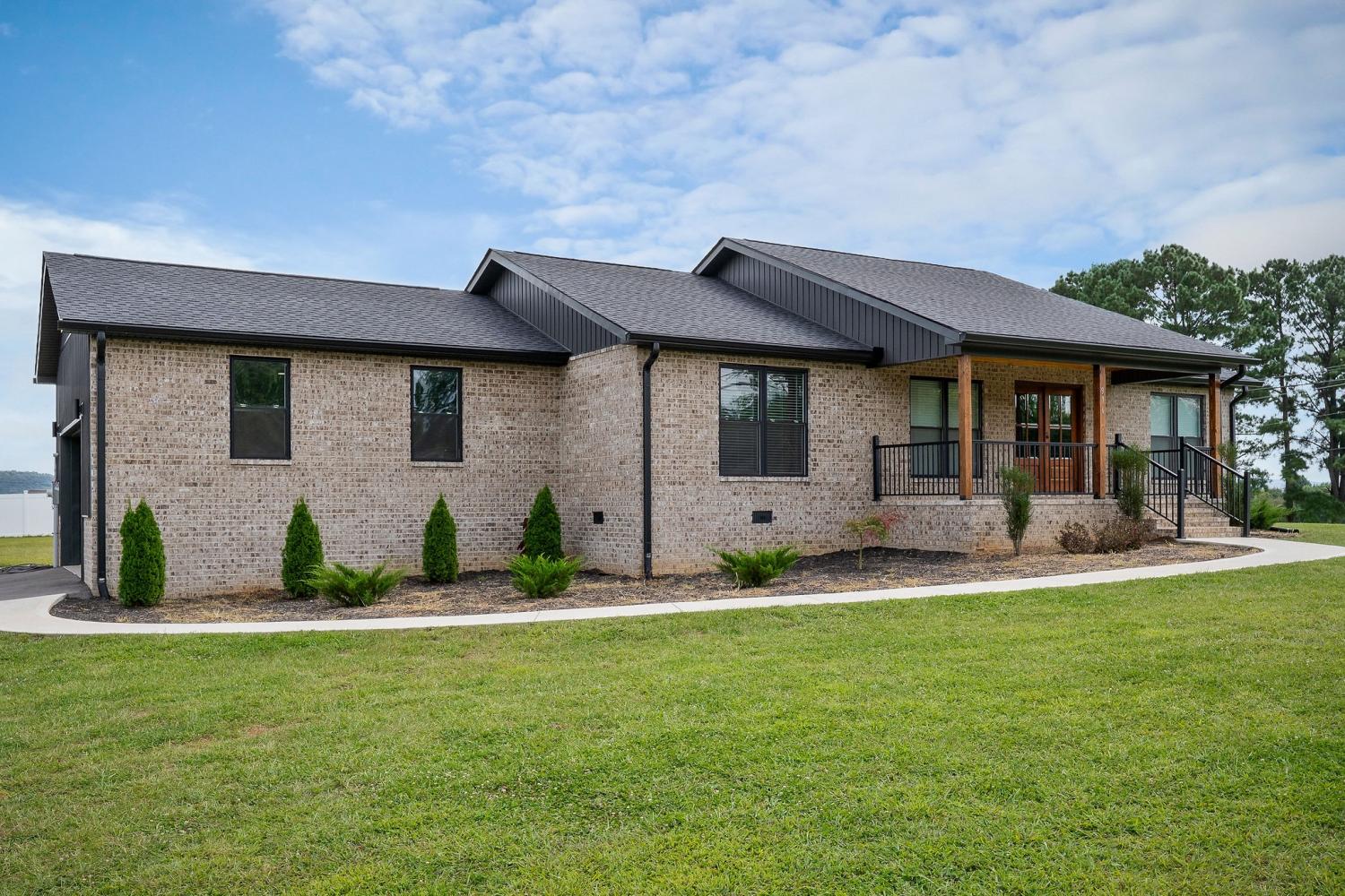 936-N-Spring-St For Sale