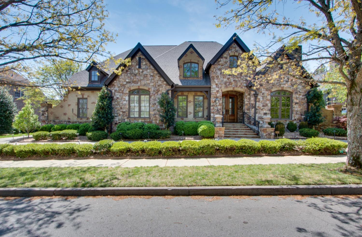 110-Stream-Valley-Blvd For Sale