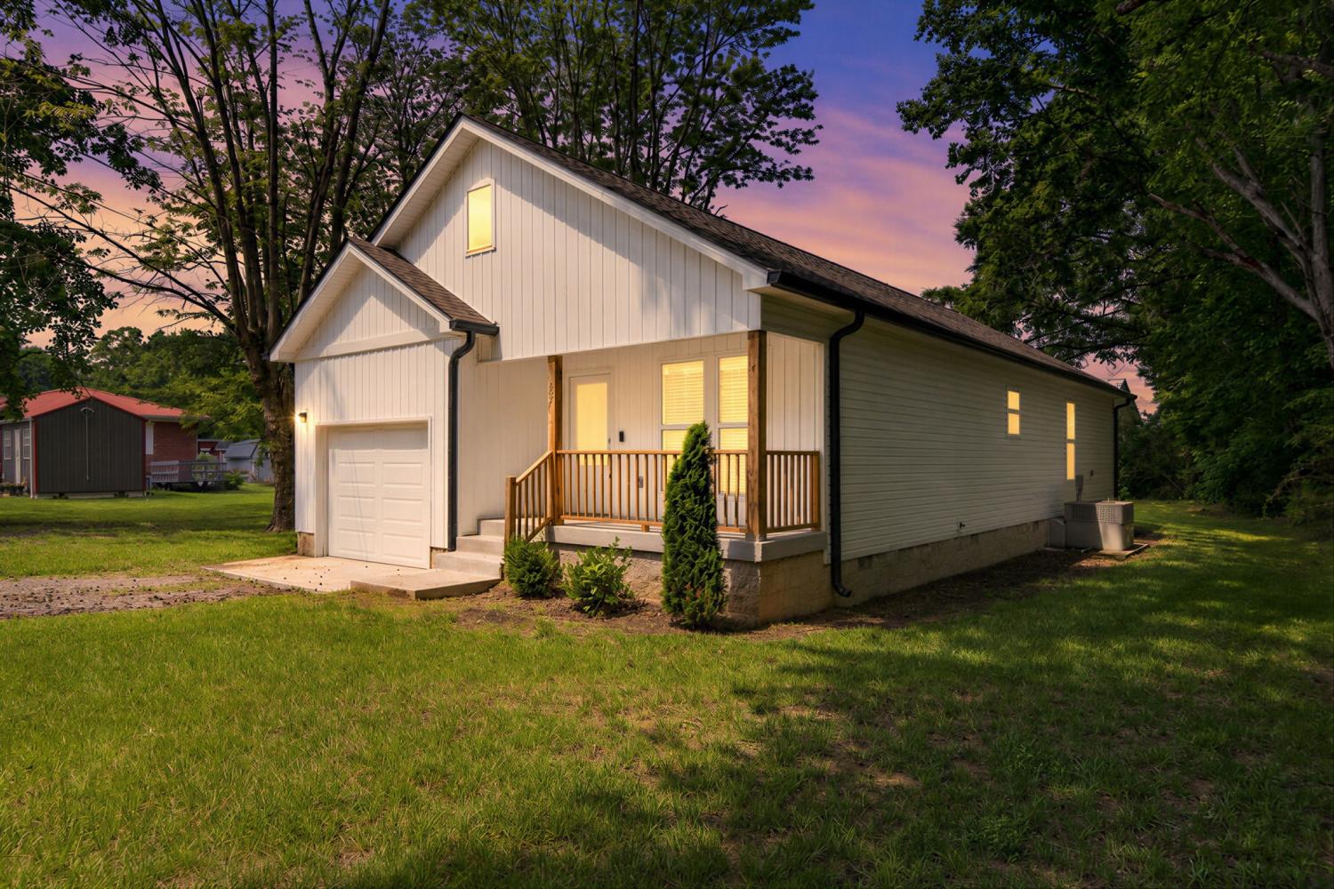 207-Lincoln-St For Sale