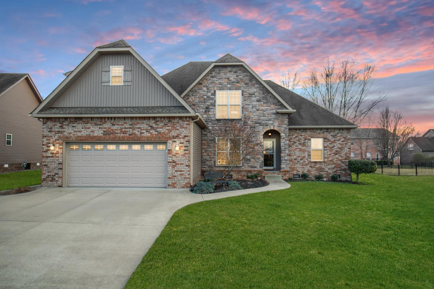 122-Parkland-Cir For Sale