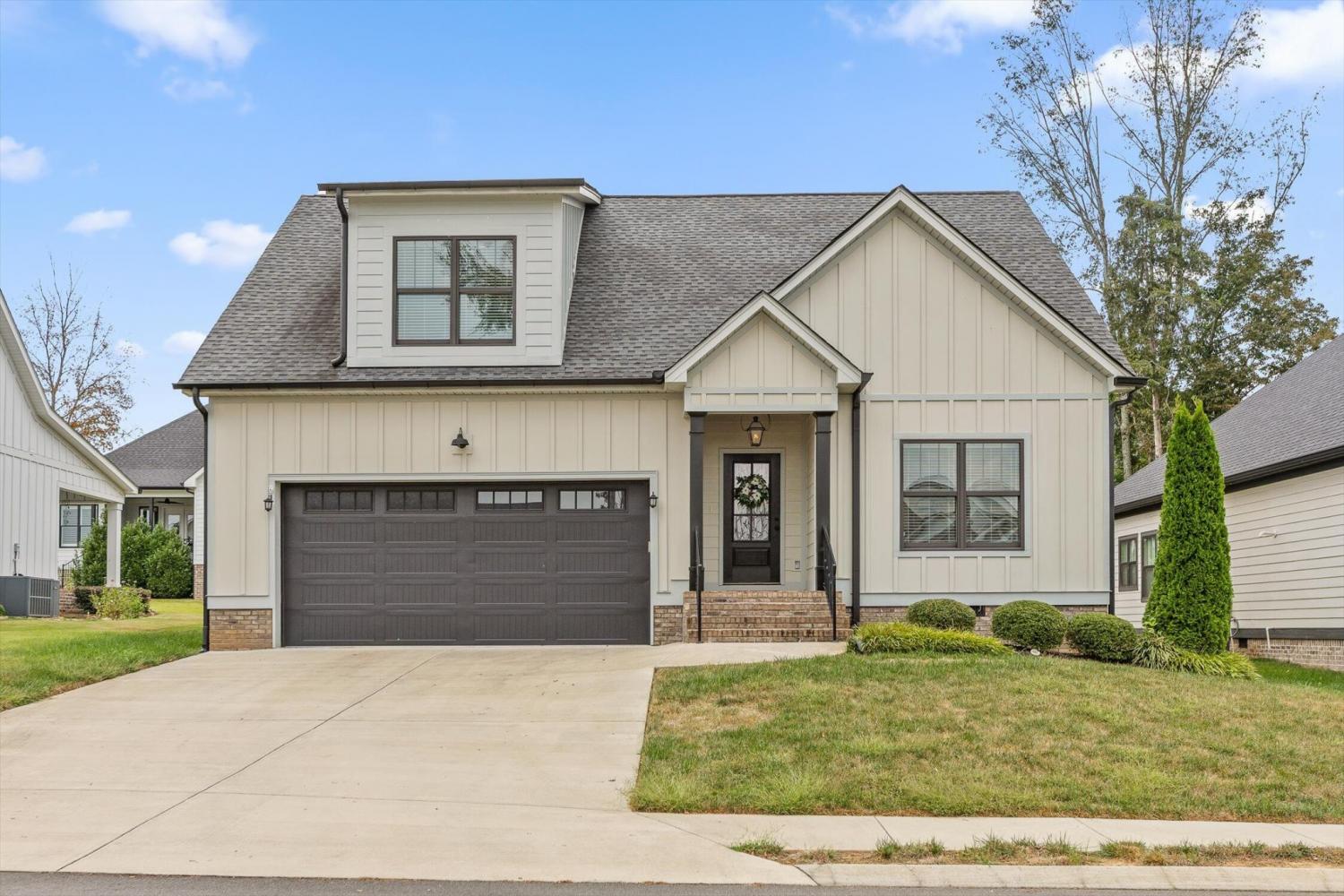 5025-NE-Grove-Park-Court For Sale
