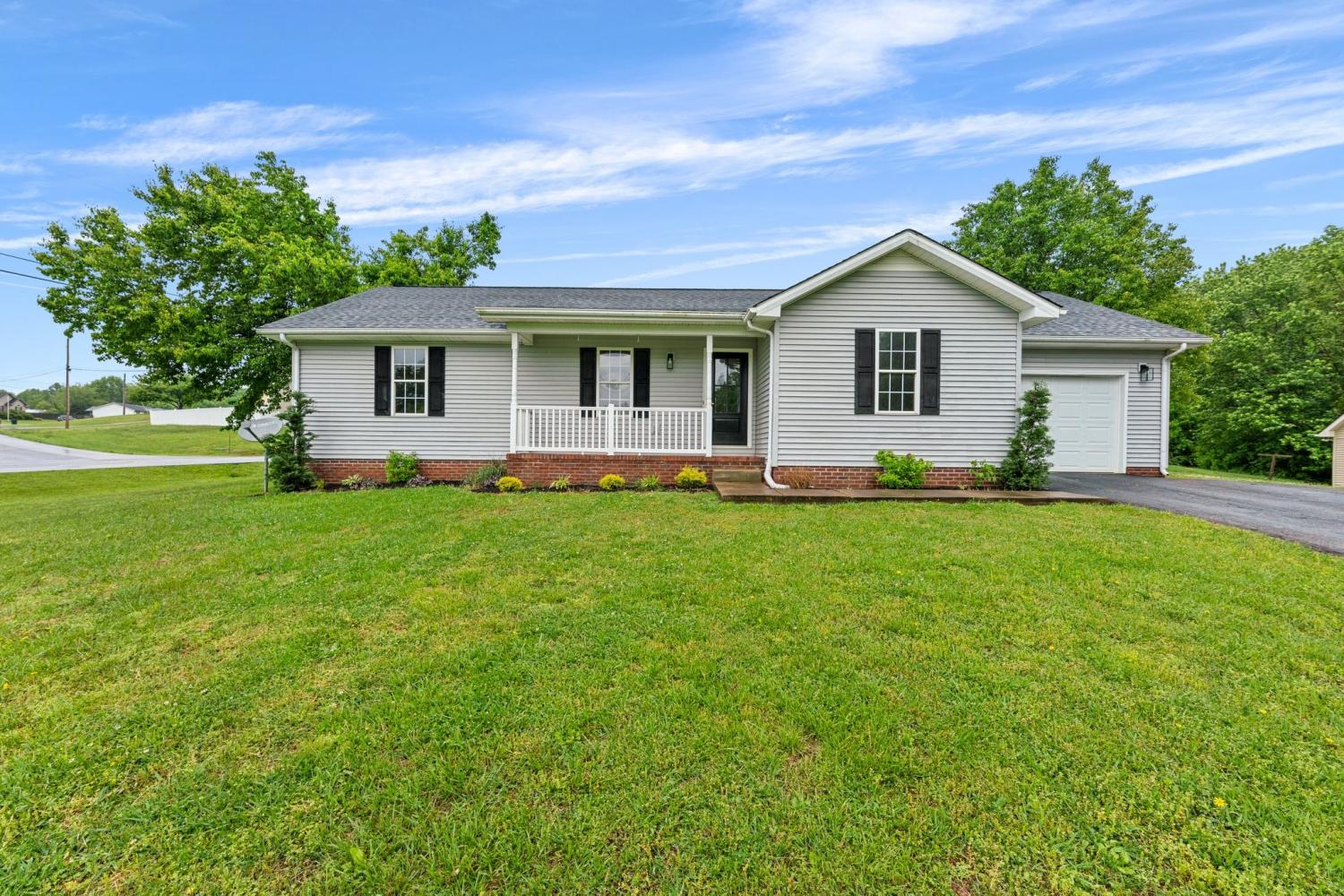 876-Oliver-St For Sale