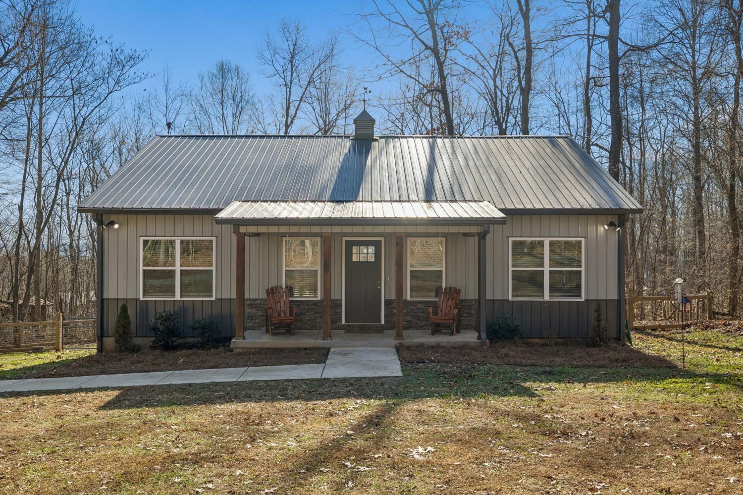 435-Penile-Dr For Sale