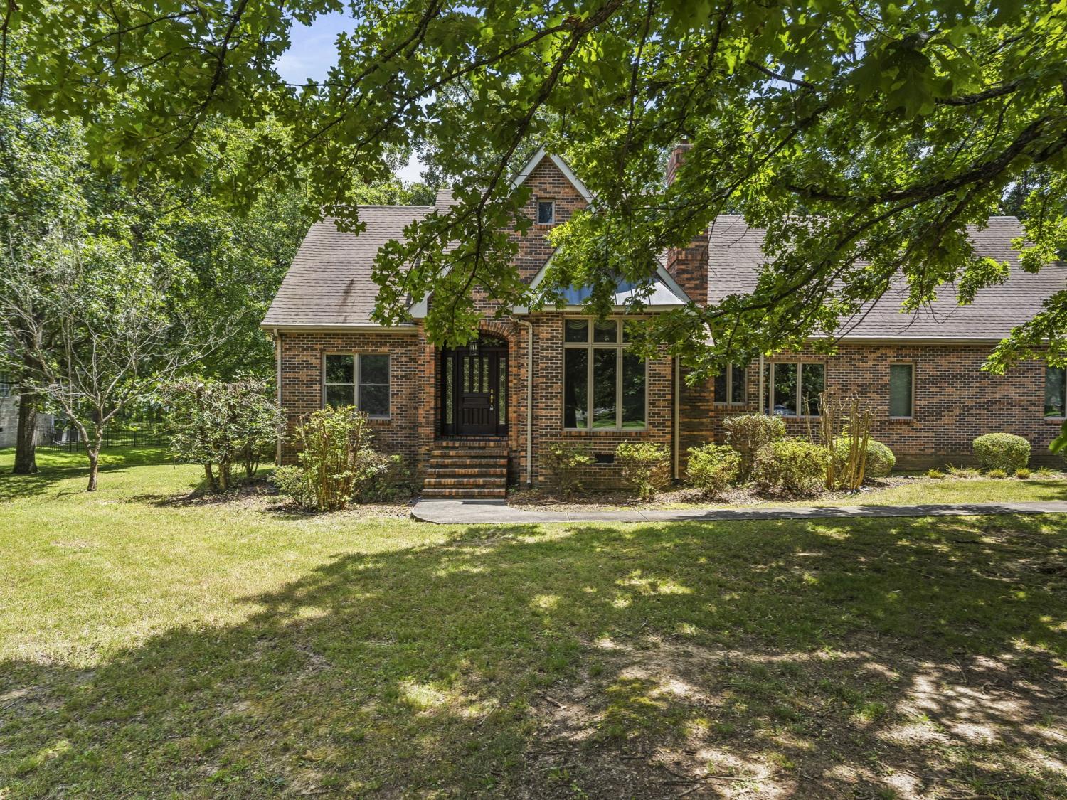 104-Southampton-Dr For Sale