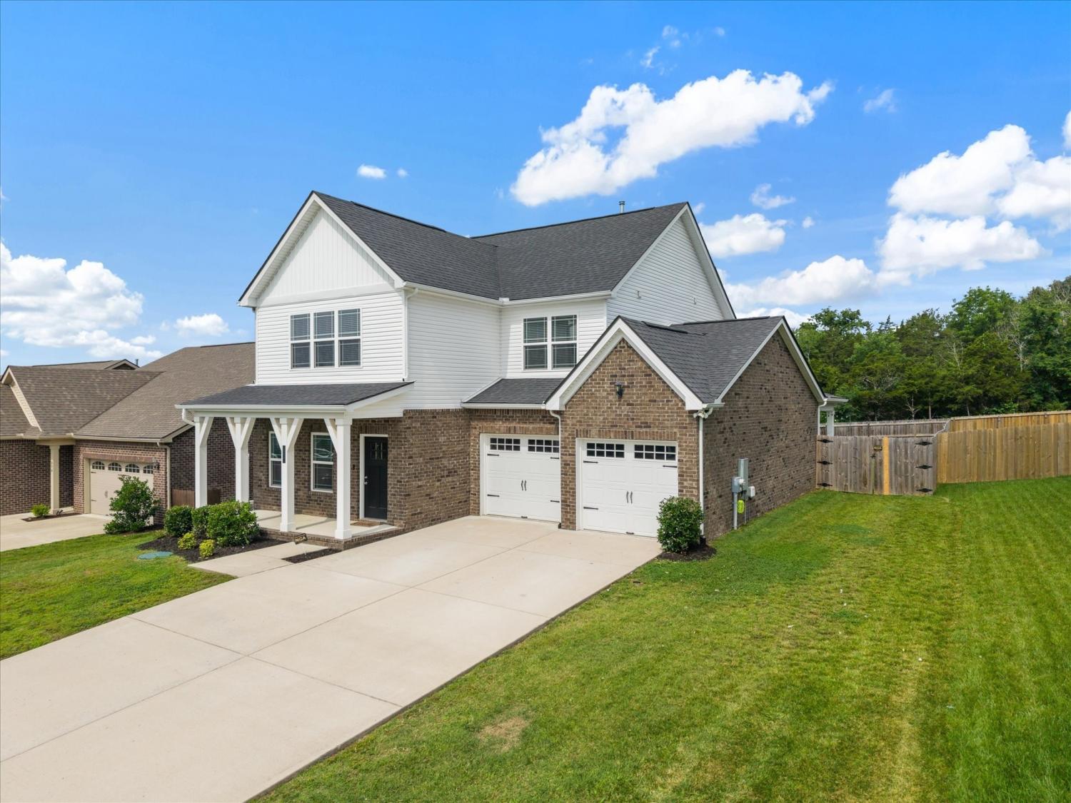 574-Oakvale-Ln For Sale