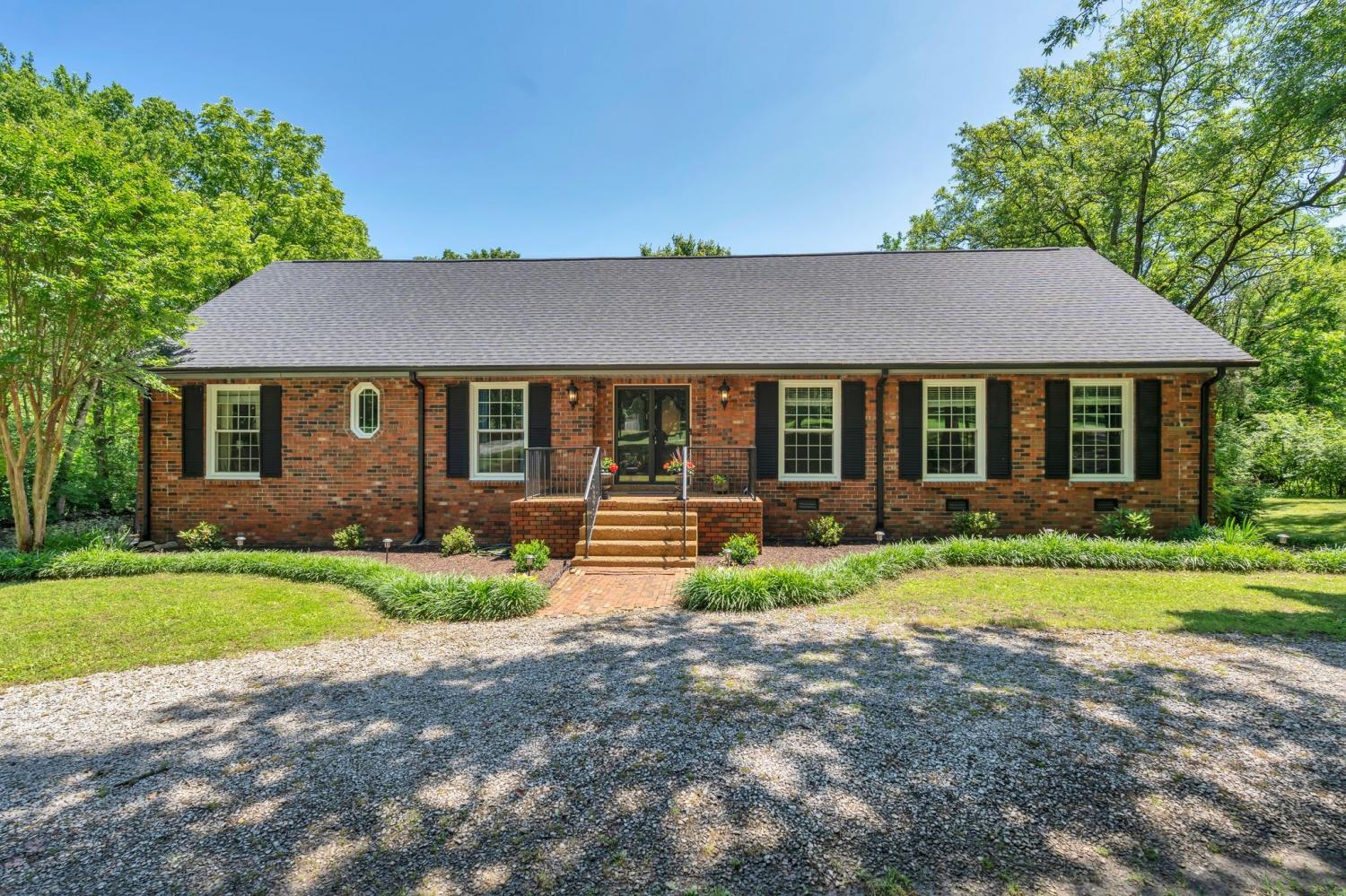 1001-Dickinson-Ln For Sale