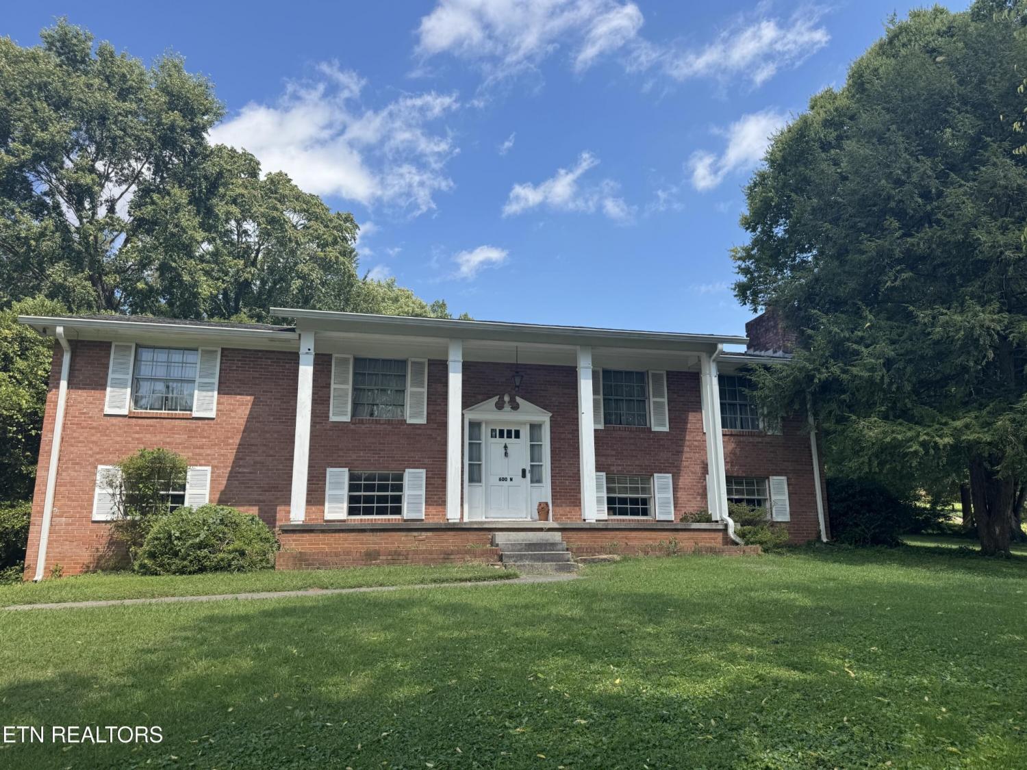 600-W-Meadecrest-Drive For Sale