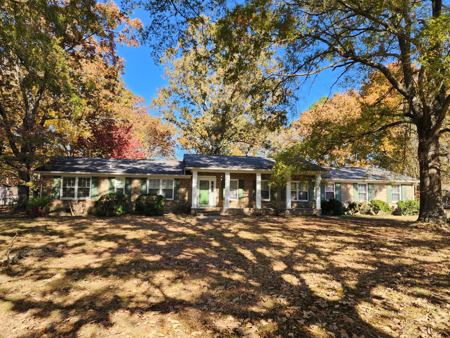 303-Twelve-Oaks-Rd For Sale