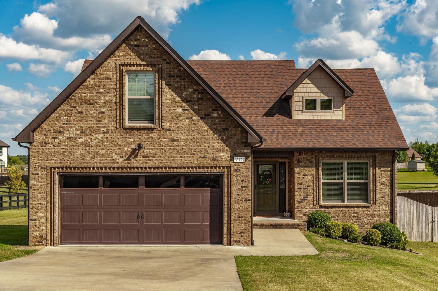 135-Irish-Oaks-Dr For Sale