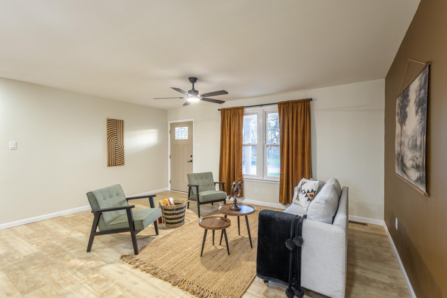 205-Hazelnut-Ct For Sale