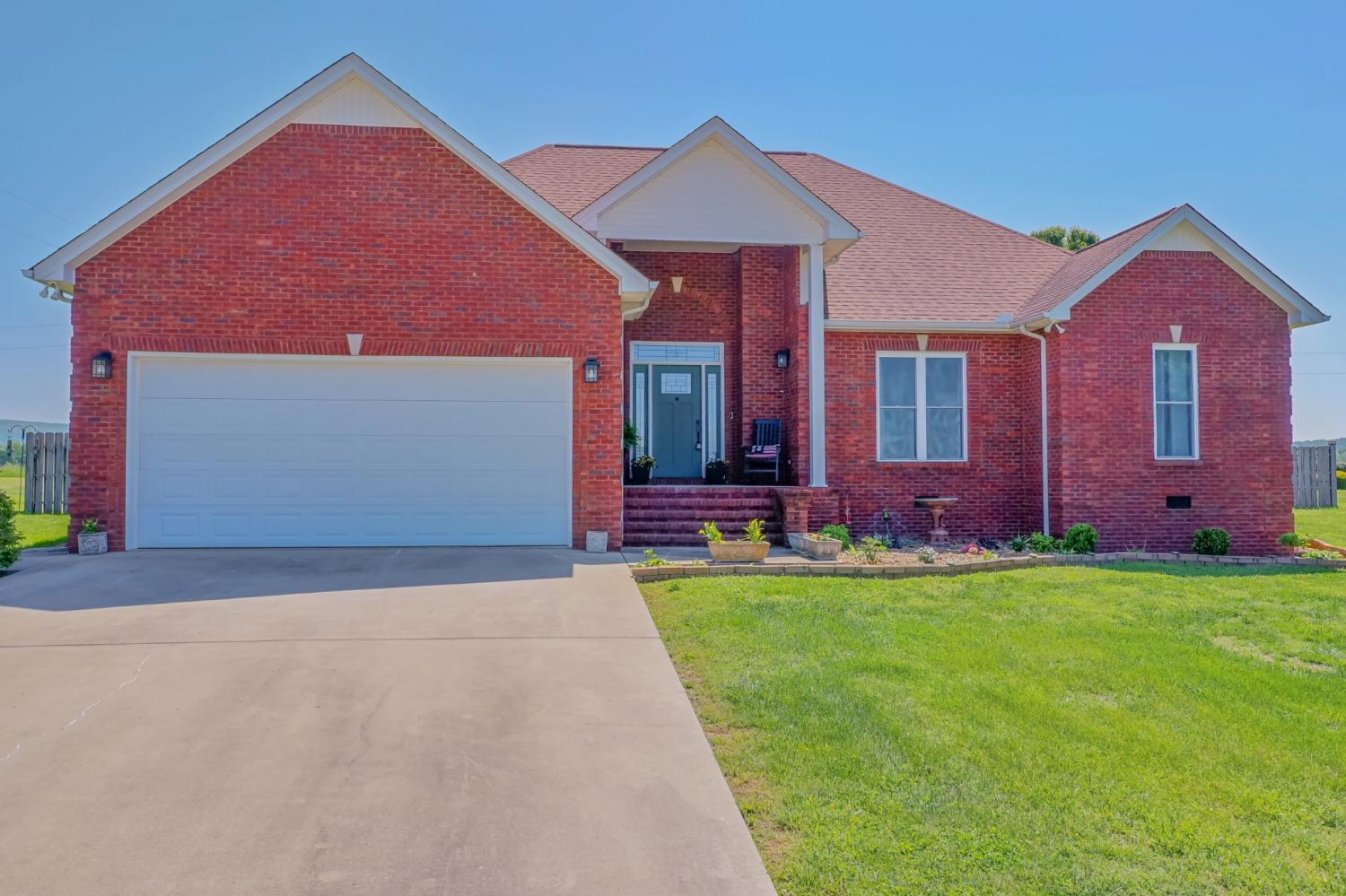 82-Majestic-Dr For Sale