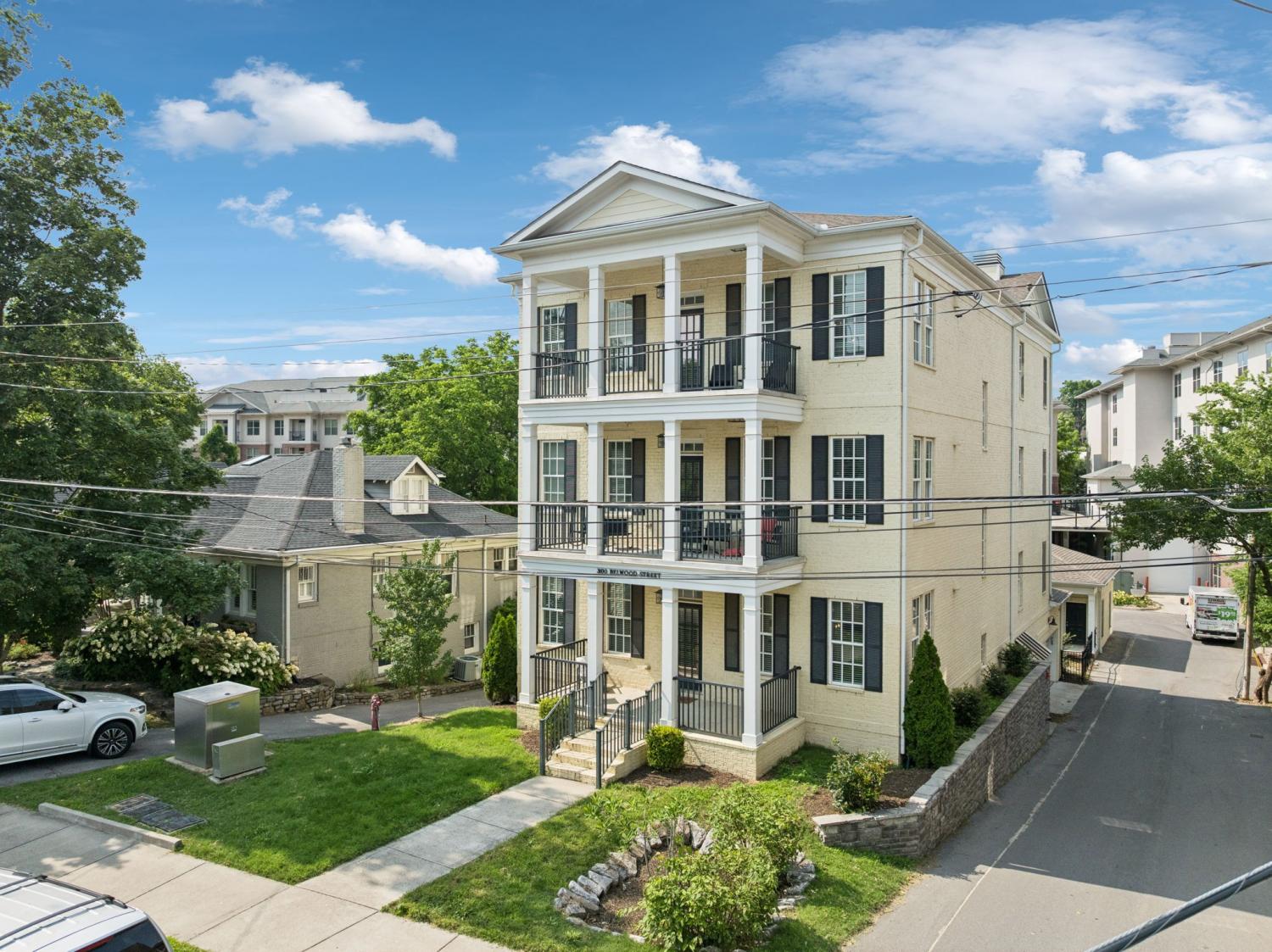3100-Belwood-St For Sale