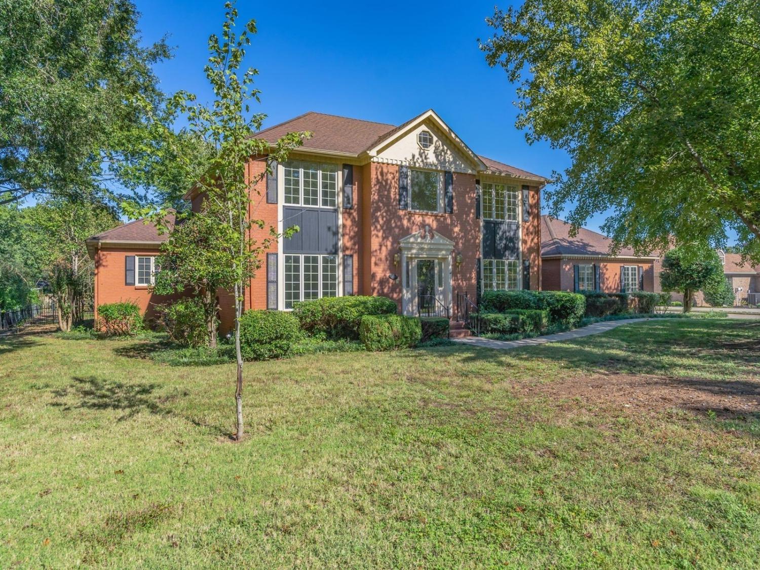 2112-Shannon-Dr For Sale