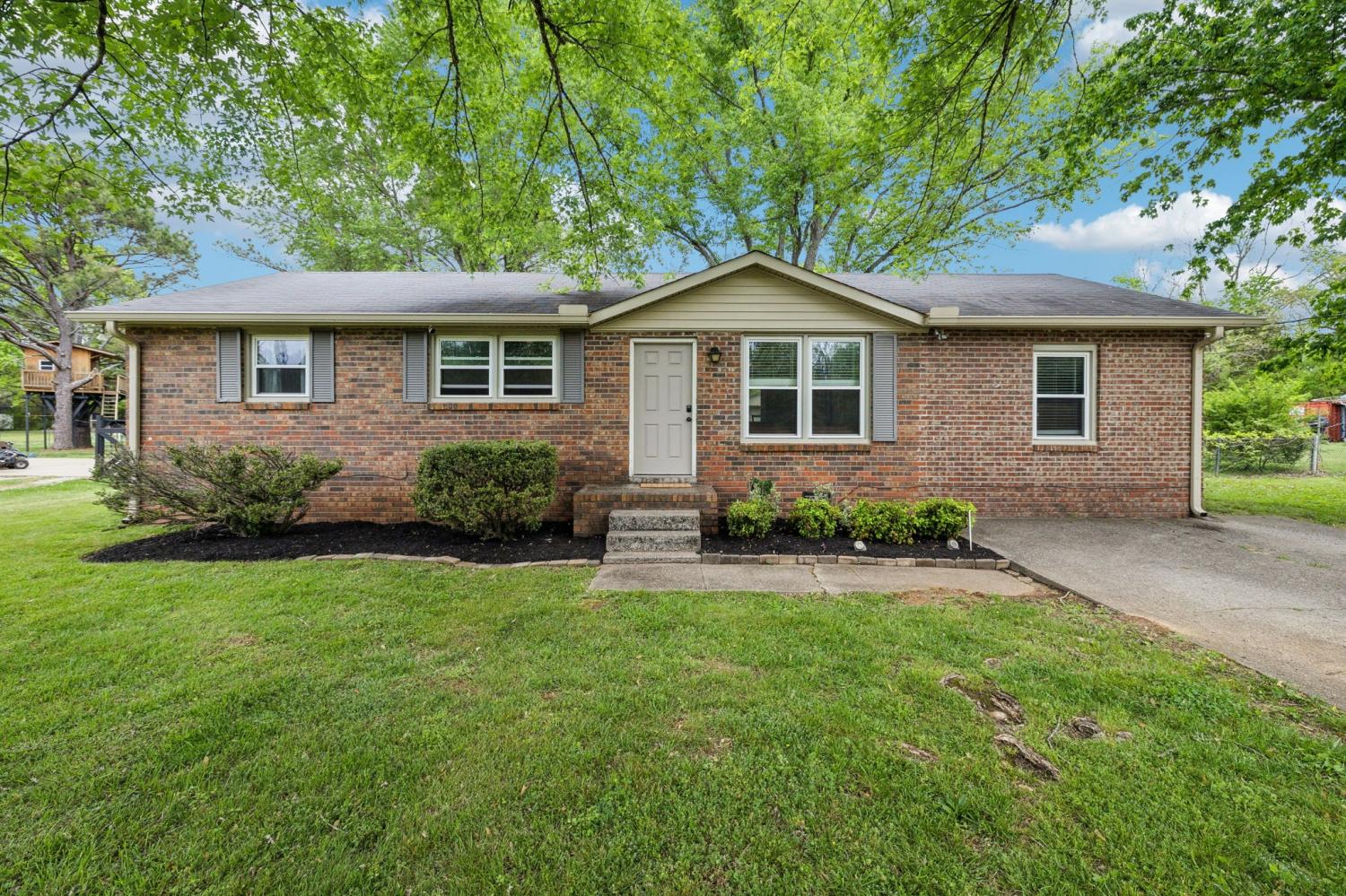 2608-Walnut-Ln For Sale