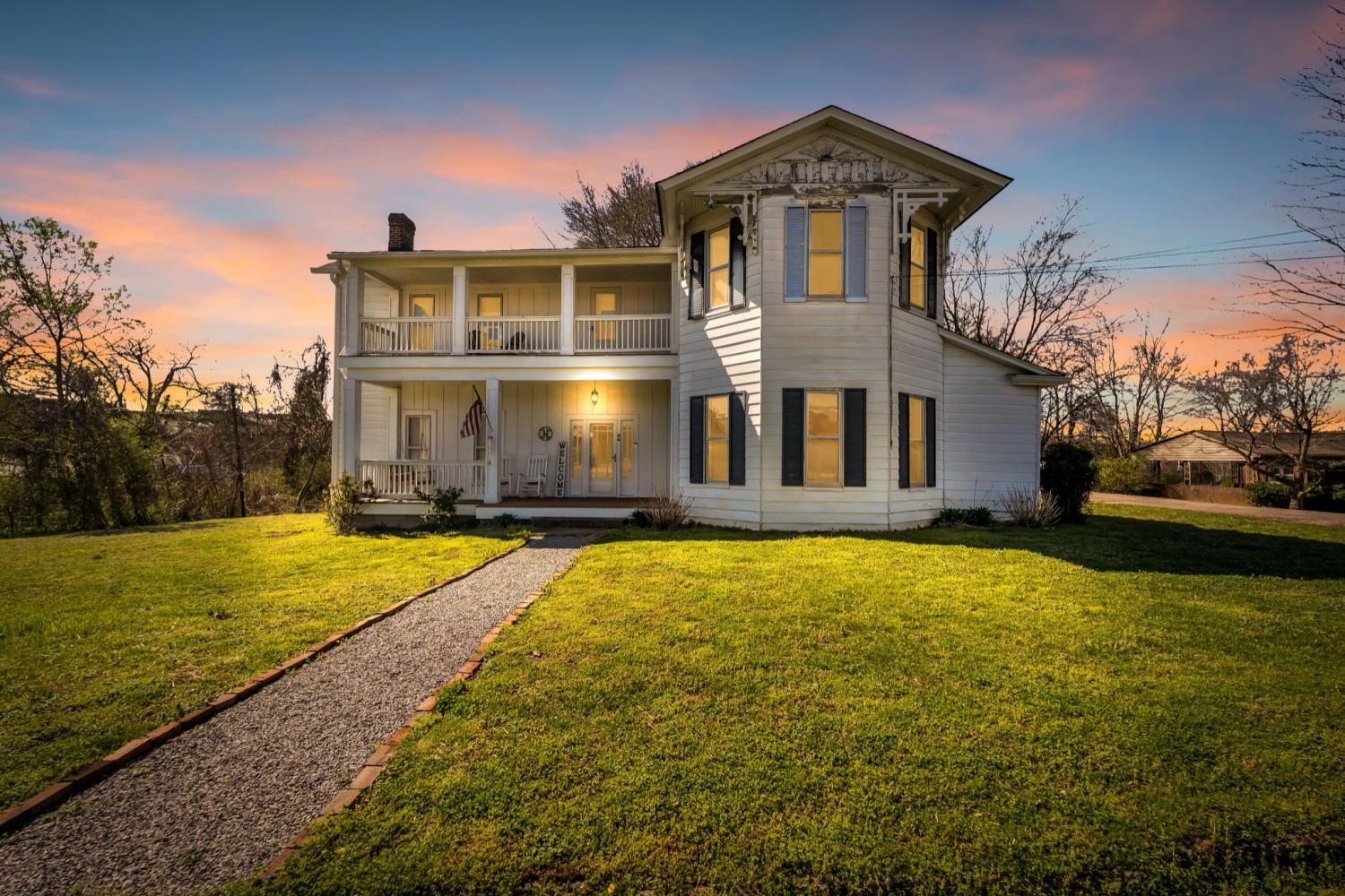111-College-Ave For Sale