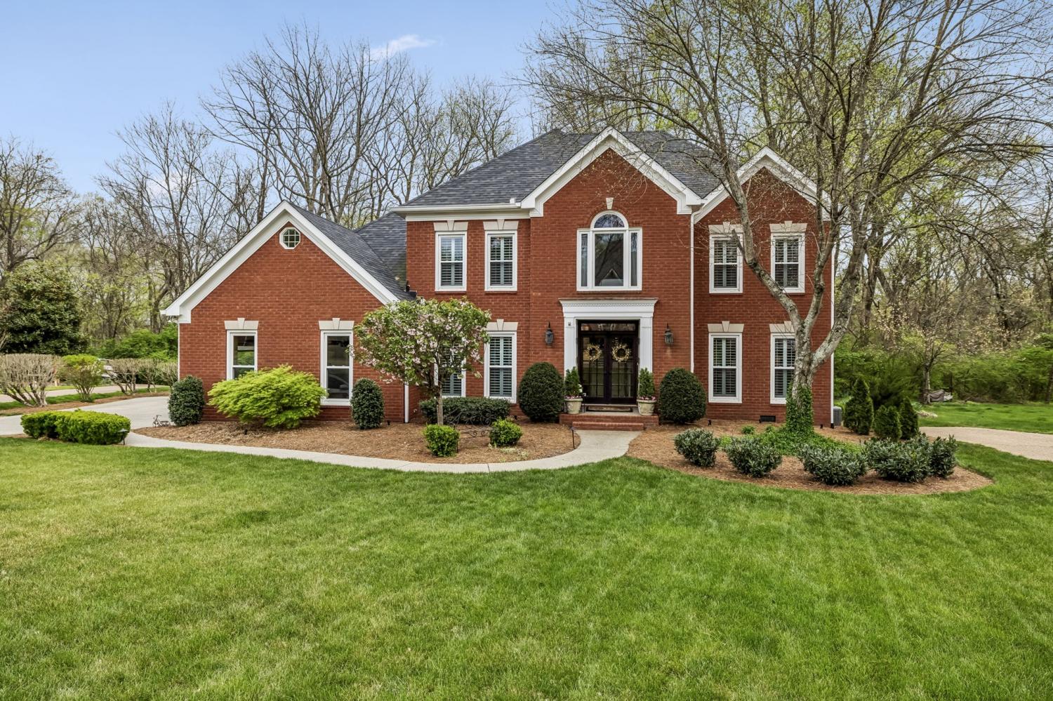 208-Landon-Ct For Sale
