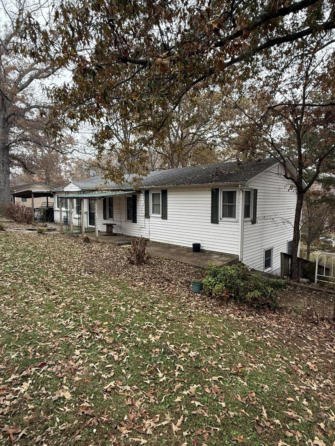 218-Twin-Oaks-Rd For Sale