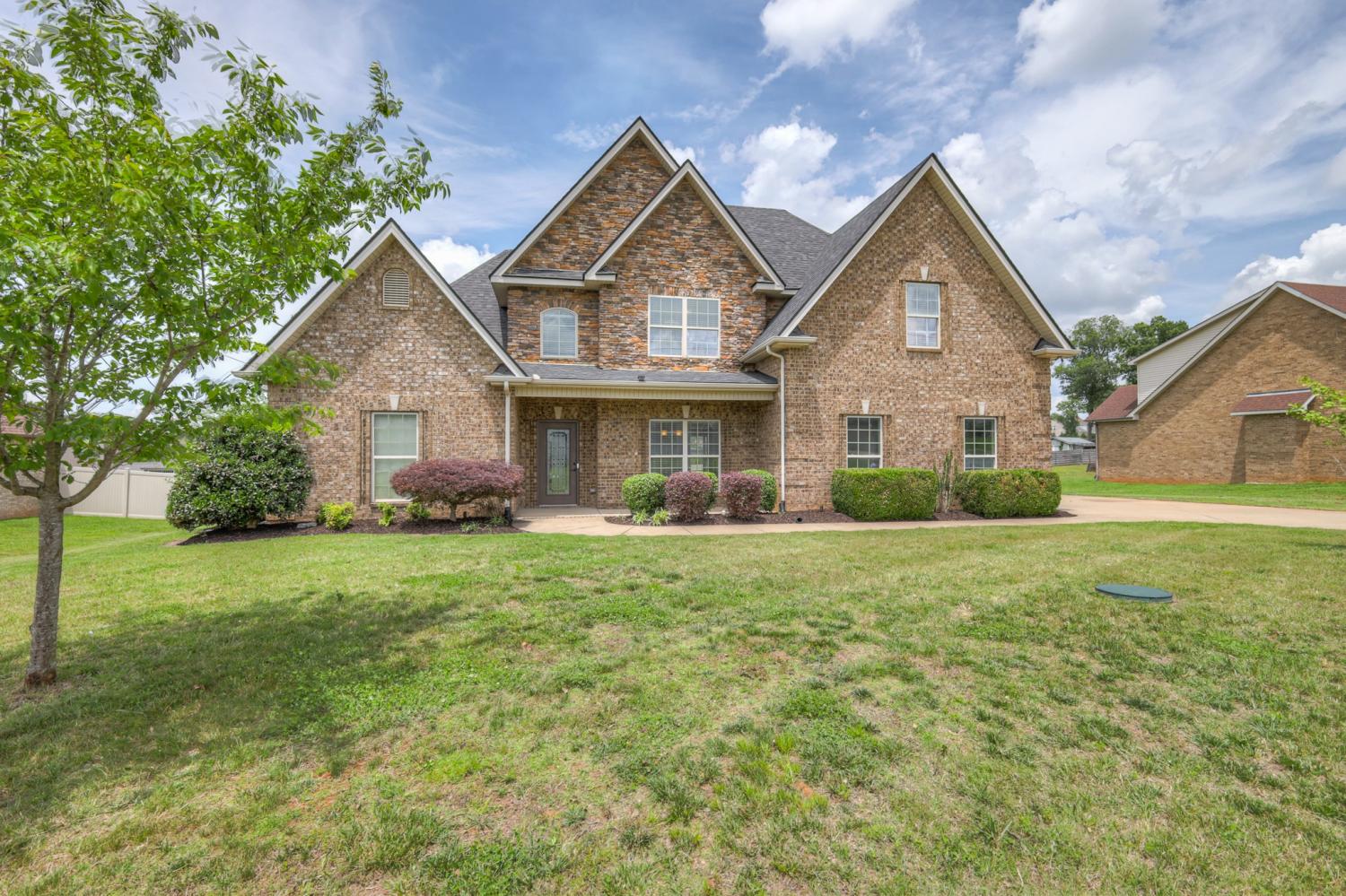 1305-Royal-Oak-Ave For Sale