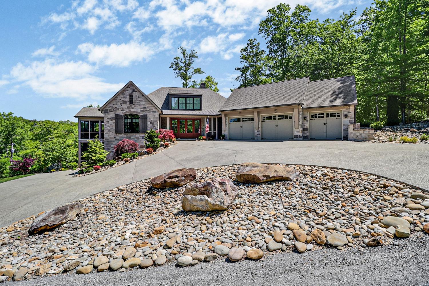 142-Pineridge-Loop For Sale