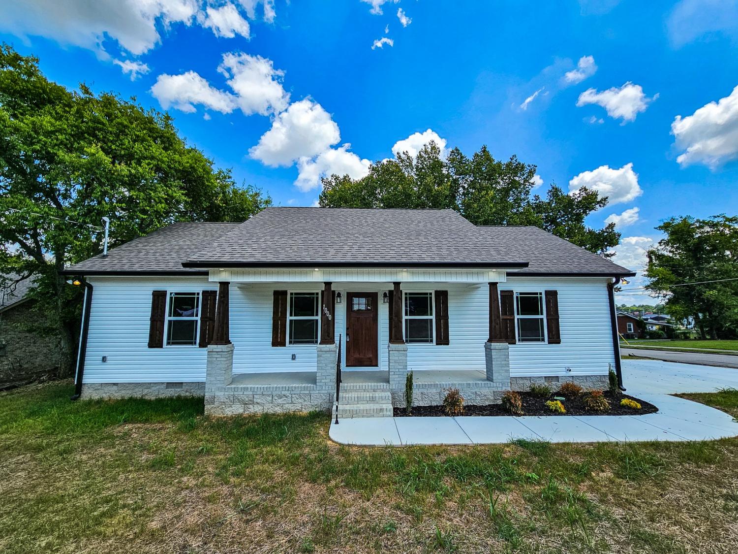 1000-Woodbury For Sale