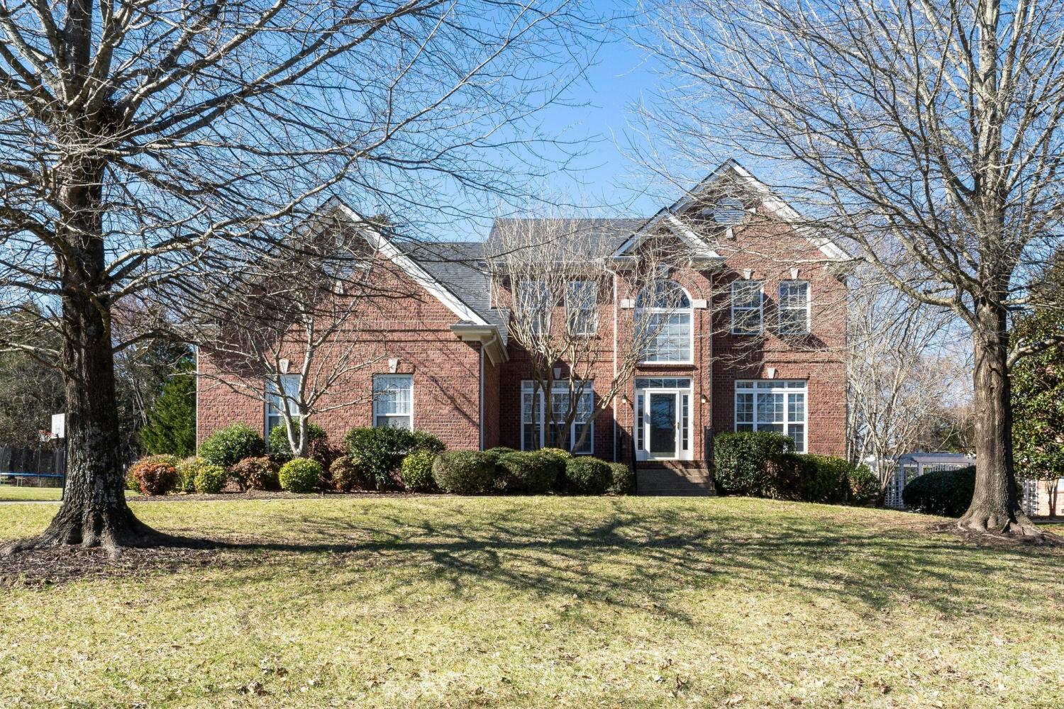 2049-Valleybrook-Dr For Sale