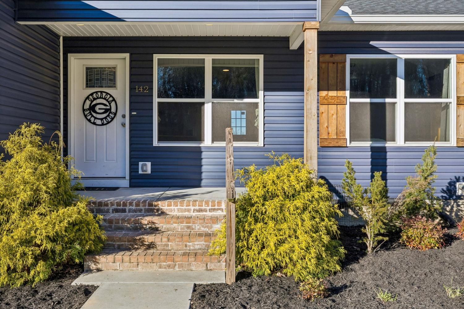 142-Pine-Ave For Sale