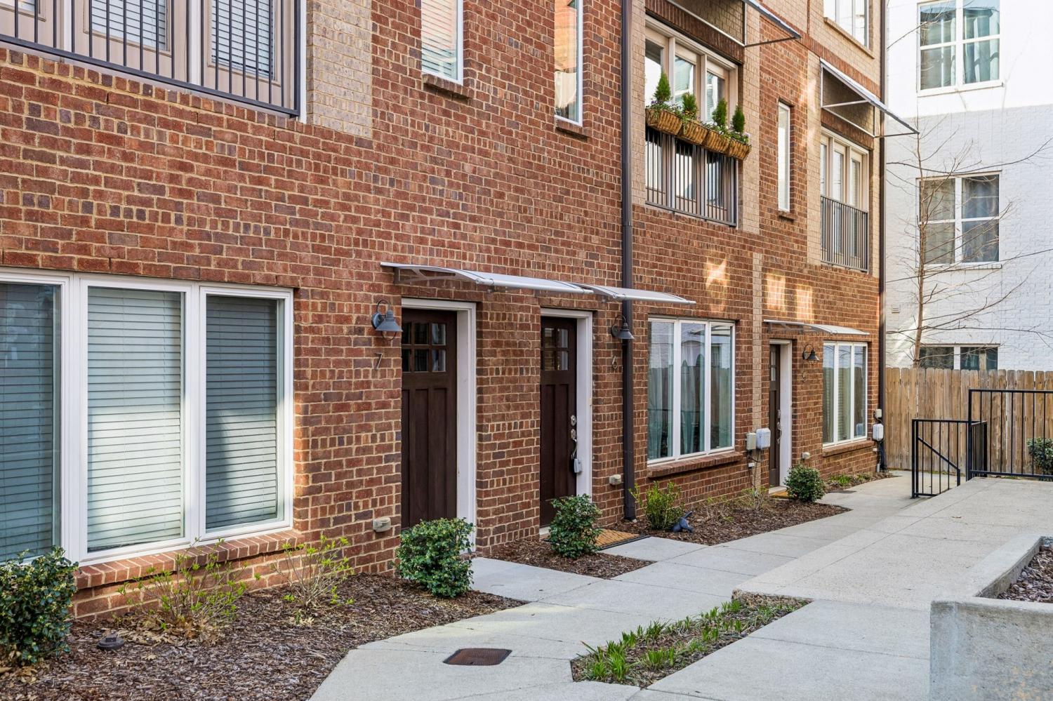 2003-Convent-Pl For Sale