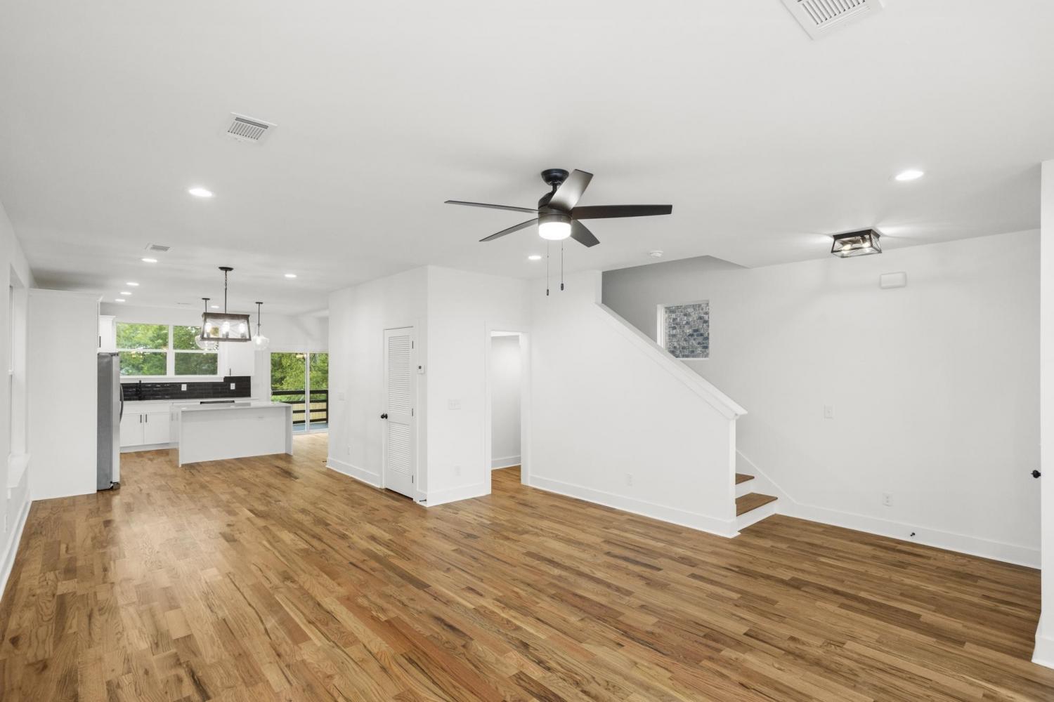 656-Chambers-St For Sale