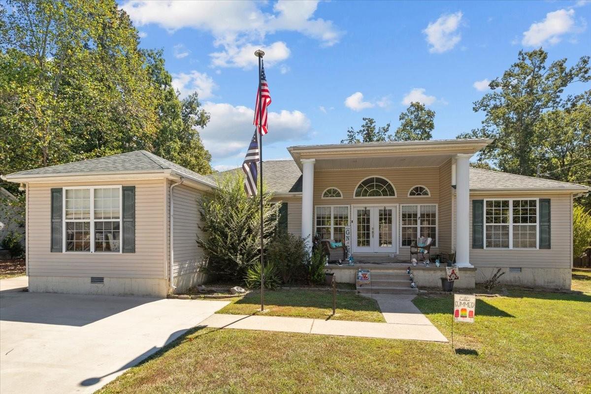 380-Station-Dr For Sale