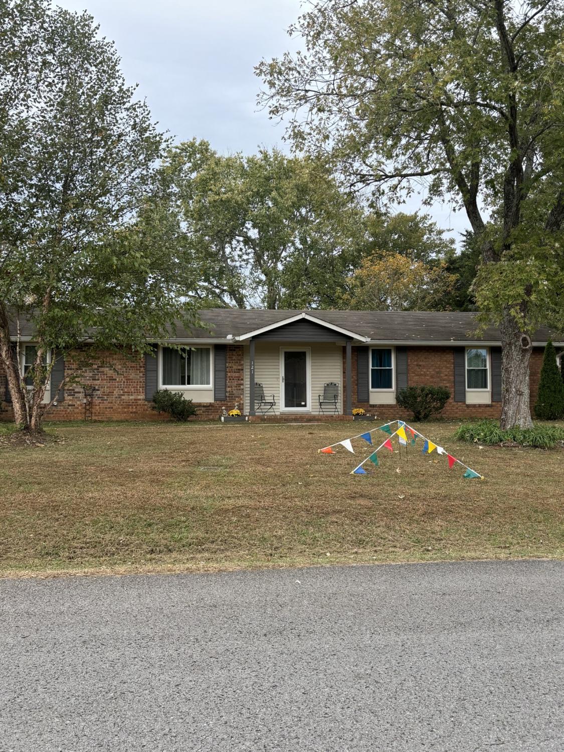 121-Crockett-Ct For Sale