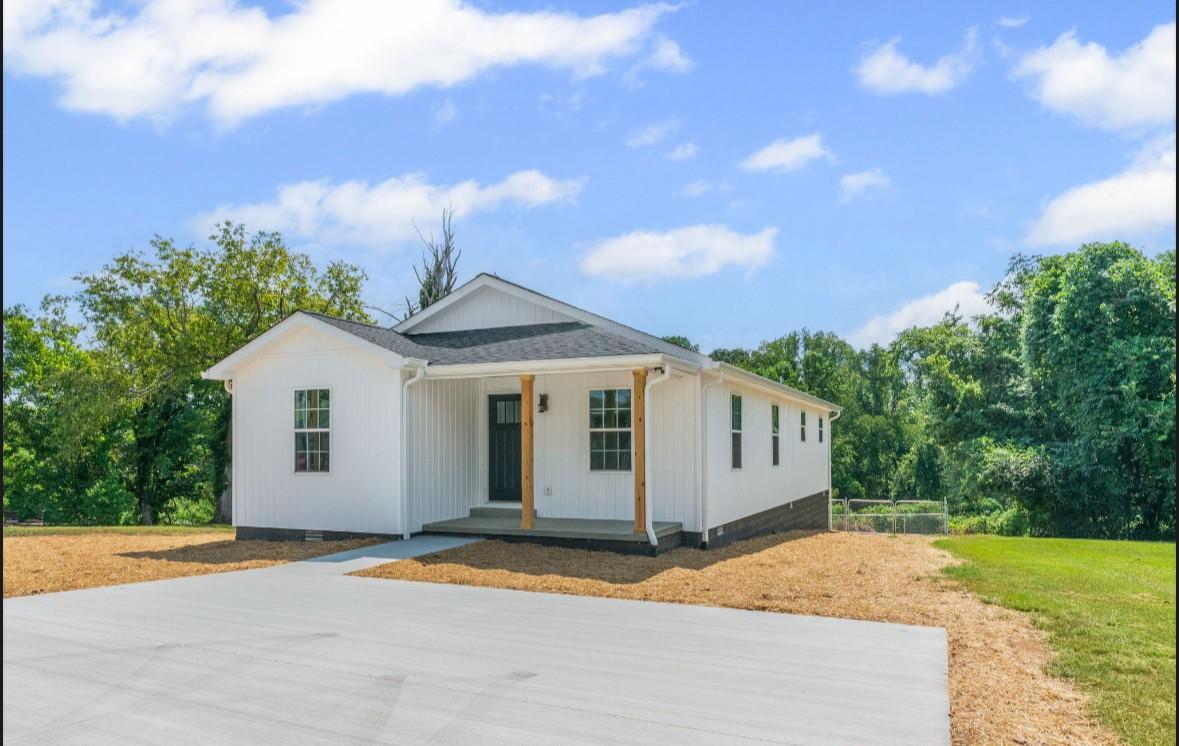 228-Hillcrest-Dr--N For Sale