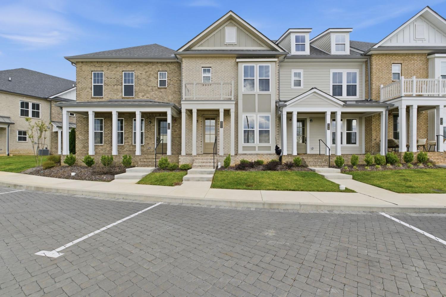 152-Nearwater-Place For Sale