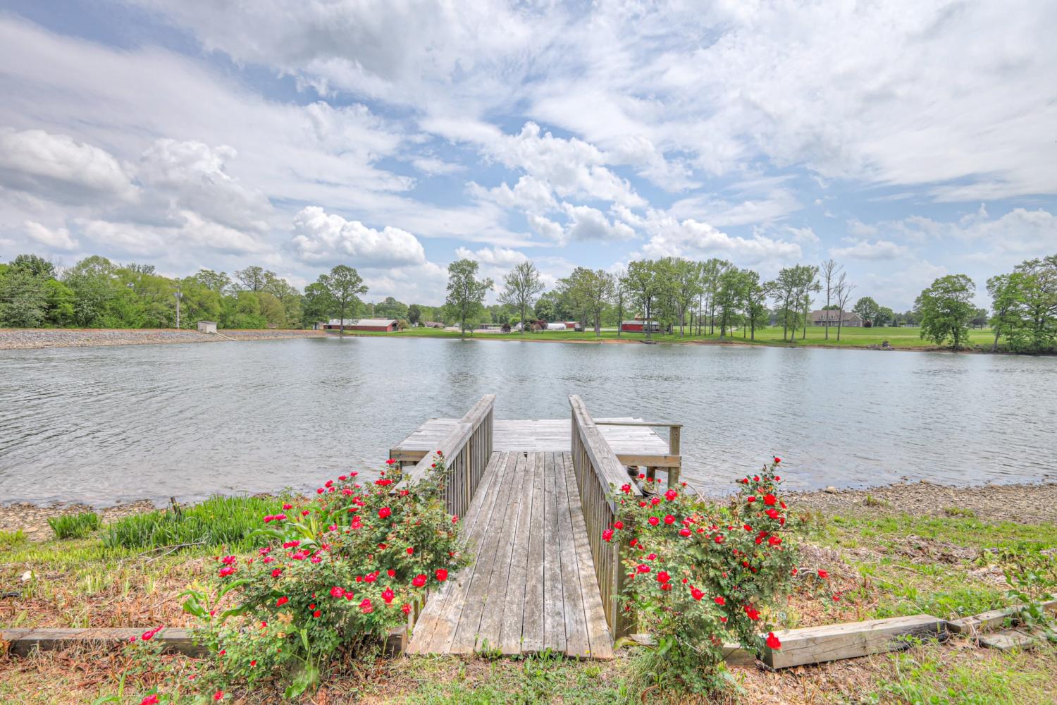 411-Willow-Lake-Dr For Sale