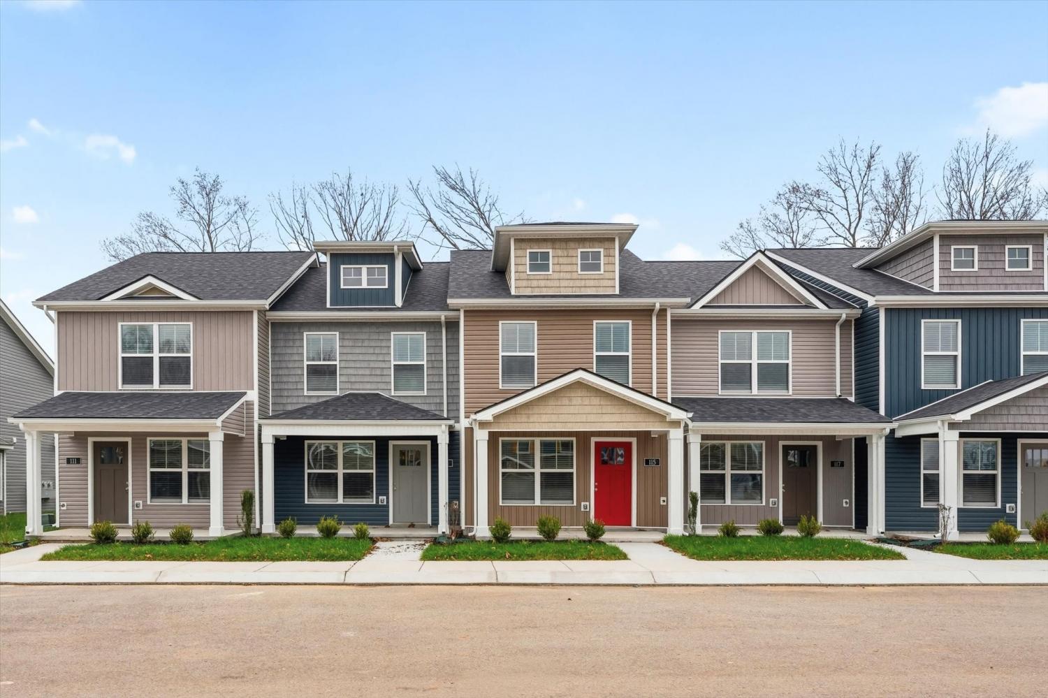 121-Quarry-Point-Dr For Sale