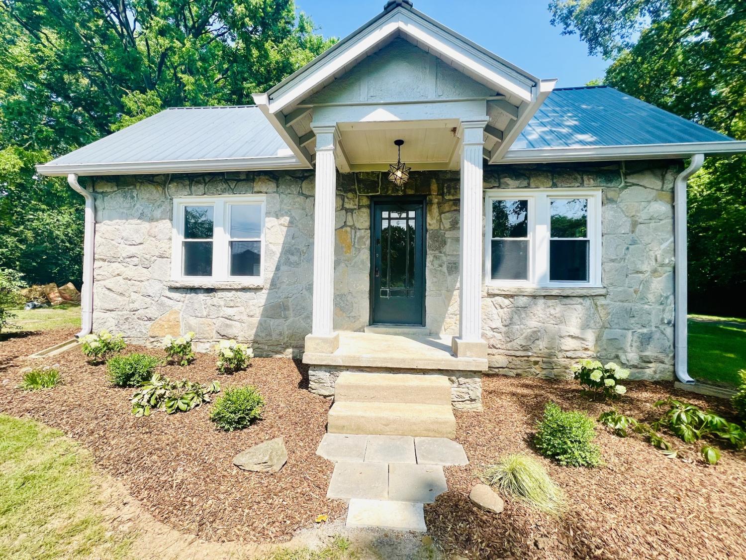 1525-Riverside-Dr For Sale