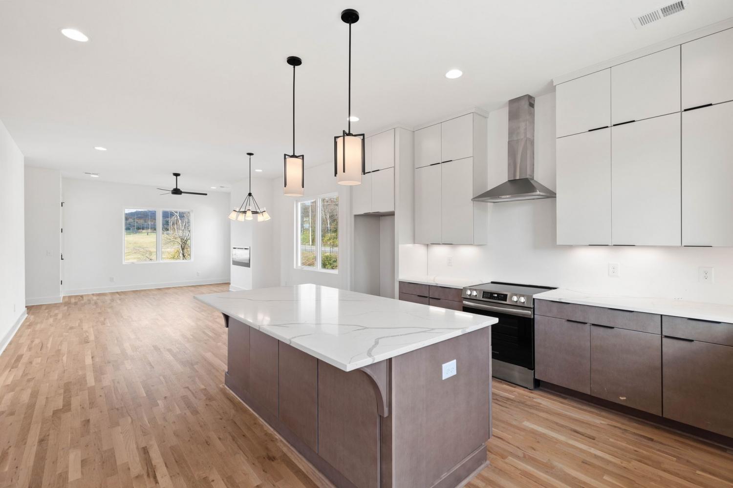 1016-W-Trinity-Ln For Sale