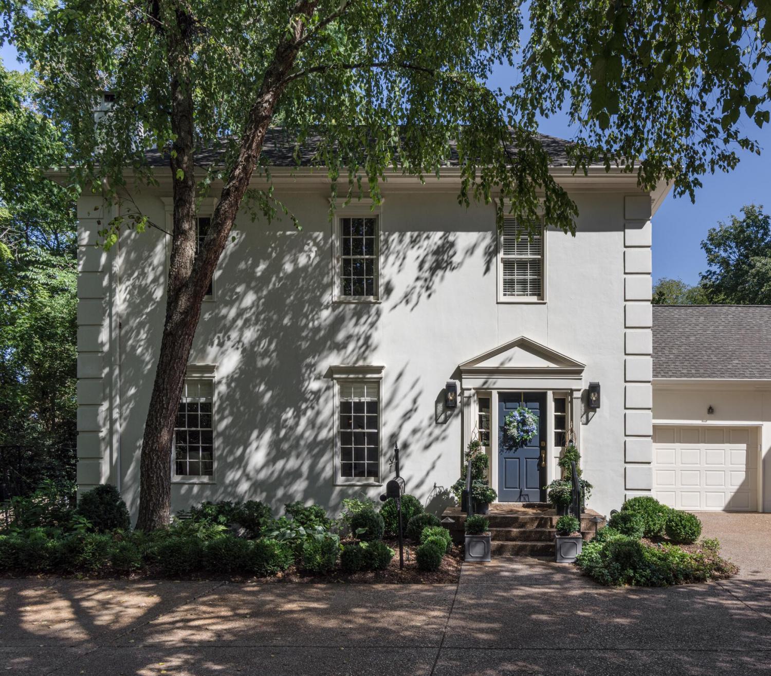 216-Chestnut-Hill-Dr For Sale