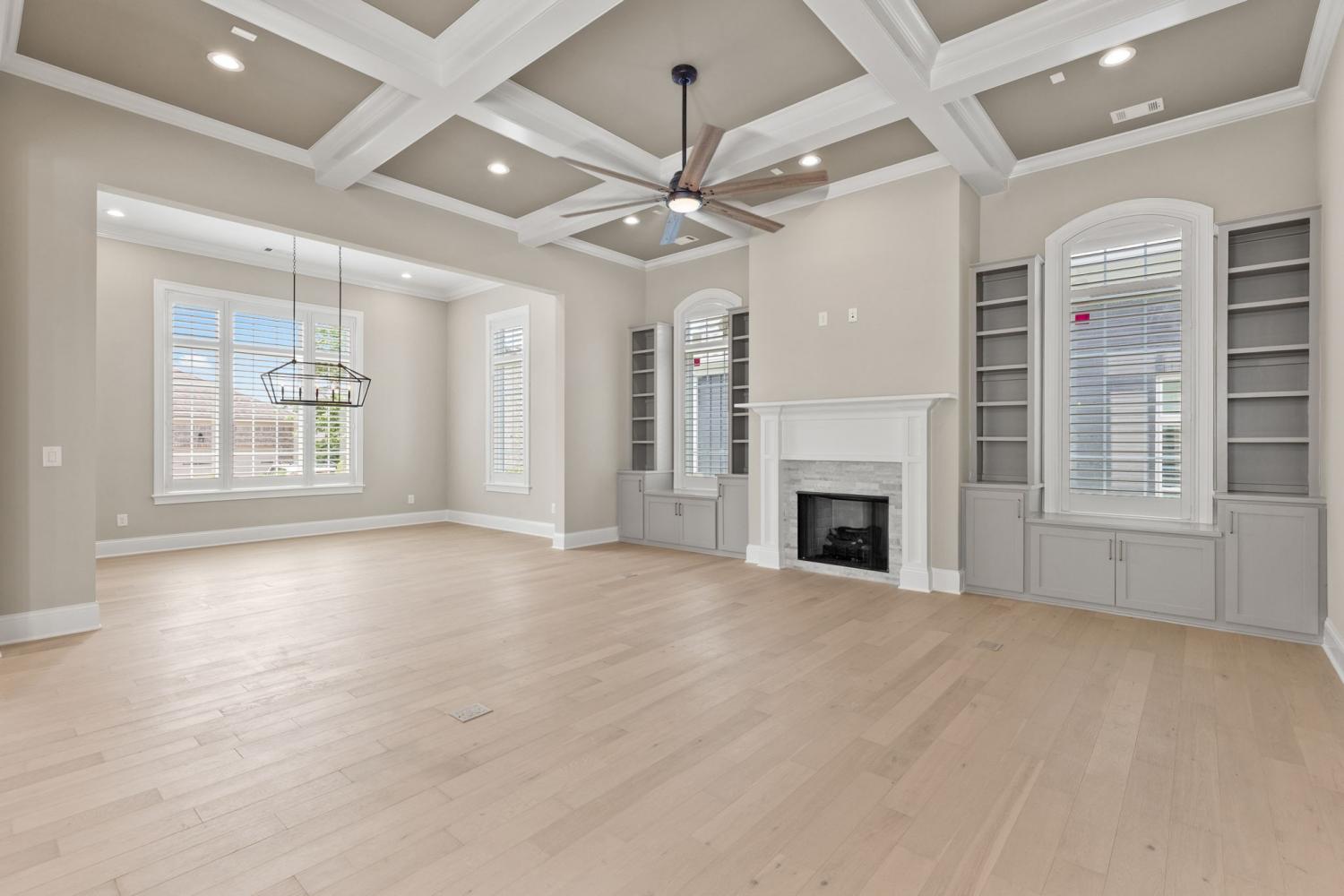 506-Flag-Court-Pvt For Sale