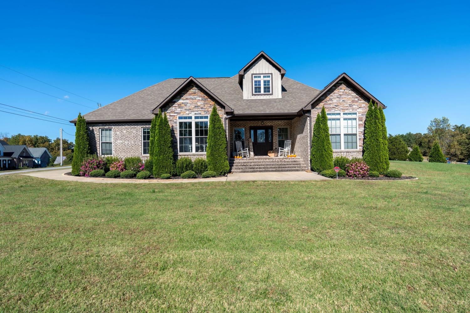 562-Double-Eagle-Dr For Sale