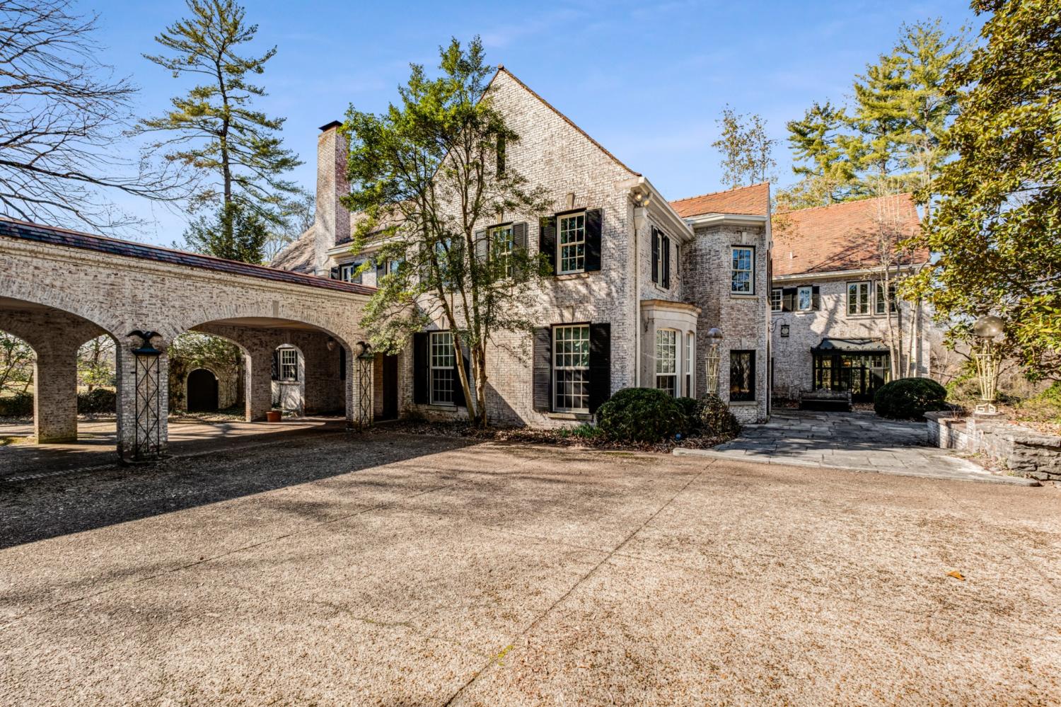 104-Lynnwood-Blvd For Sale