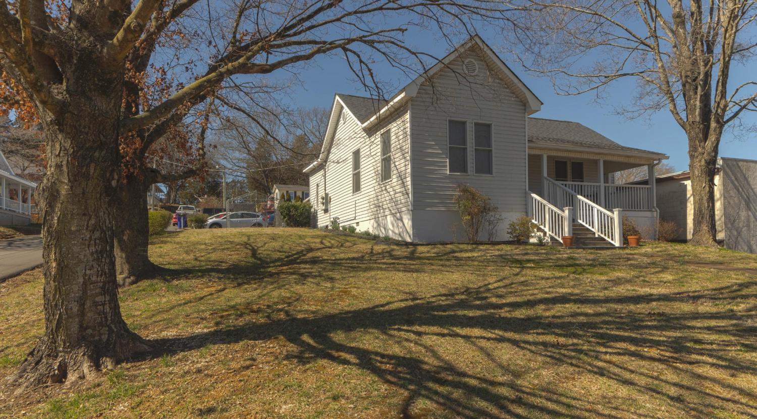 570-S-Ocoee-Street For Sale
