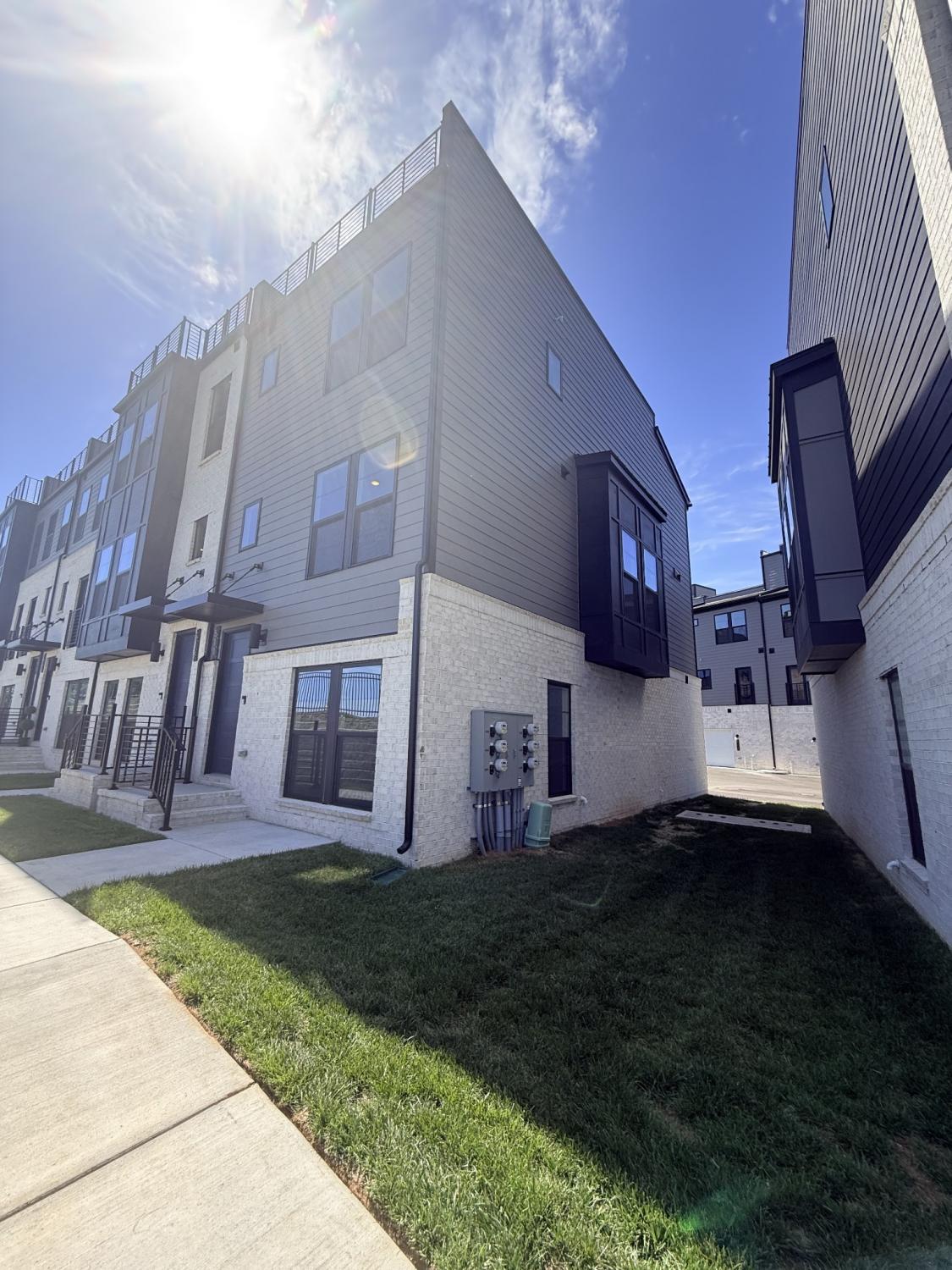 511-City-Scape For Sale